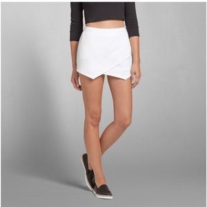 Abercrombie & Fitch white skort xs